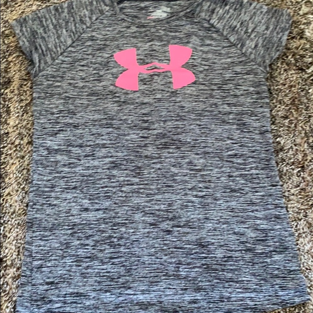 Under Armour loose heat gear athletic tee